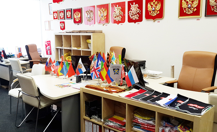 площадь М.Горького, д. 4/2, 3 этаж, офис 4 (вход со стороны улицы Маслякова)