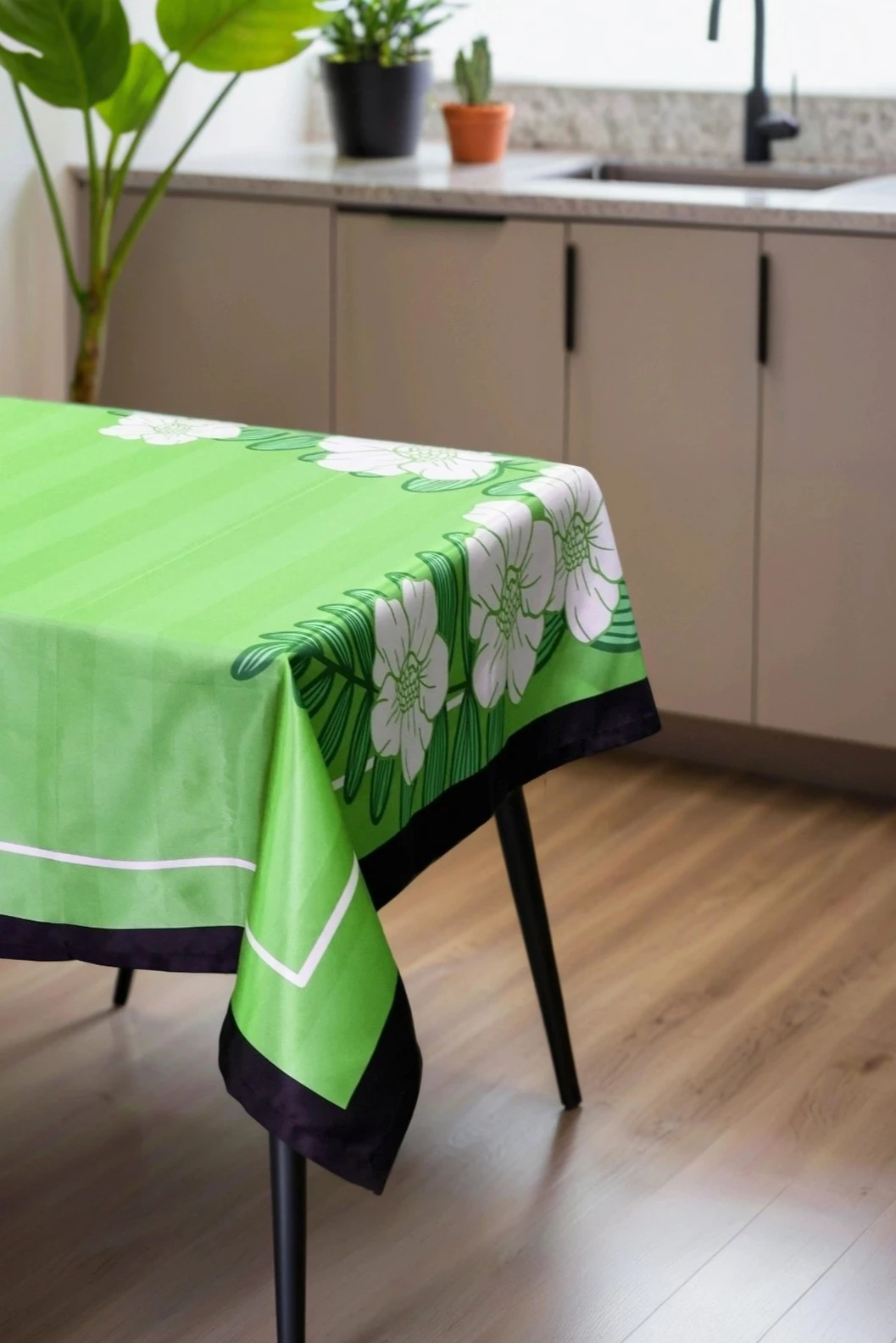 Купить скатерть квадратная 70х70 см, с полной запечаткой "Daisies"