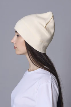 Купить шапку Бани флисовую однослойную взрослую, однотонную молочную