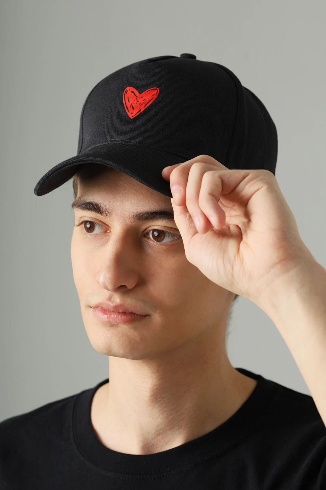 Купить бейсболку Актив пятиклинку взрослую, однотонную "Красное сердце"