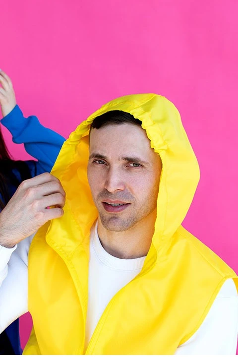 Жилет Профи с капюшоном унисекс, однотонный желтый#3 Жилет Профи с капюшоном унисекс, однотонный желтый#3