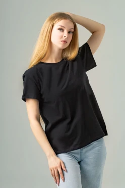 Купить футболку Мэдисон унисекс, однотонную черную