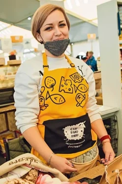 Купить фартук Хилтон "Сыр пир мир"