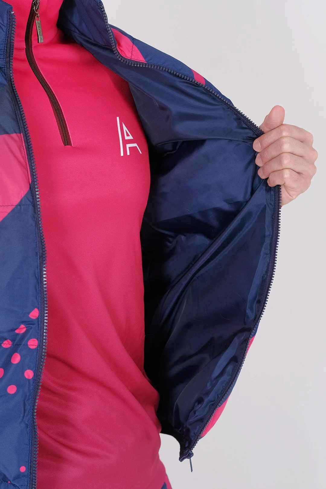 Жилет Морган Лайт с подкладом из лебяжьего пуха унисекс, с полной запечаткой "Dipole"#3 Жилет Морган Лайт с подкладом из лебяжьего пуха унисекс, с полной запечаткой "Dipole"#3