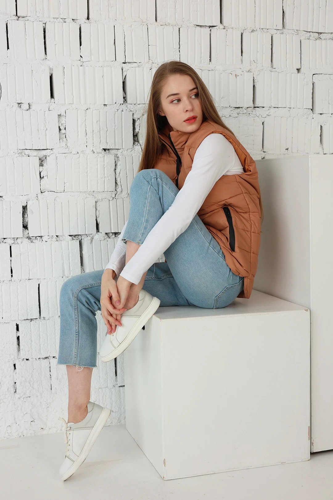 Жилет Эмбер на синтепоне со стежкой унисекс, однотонный коричневый#3