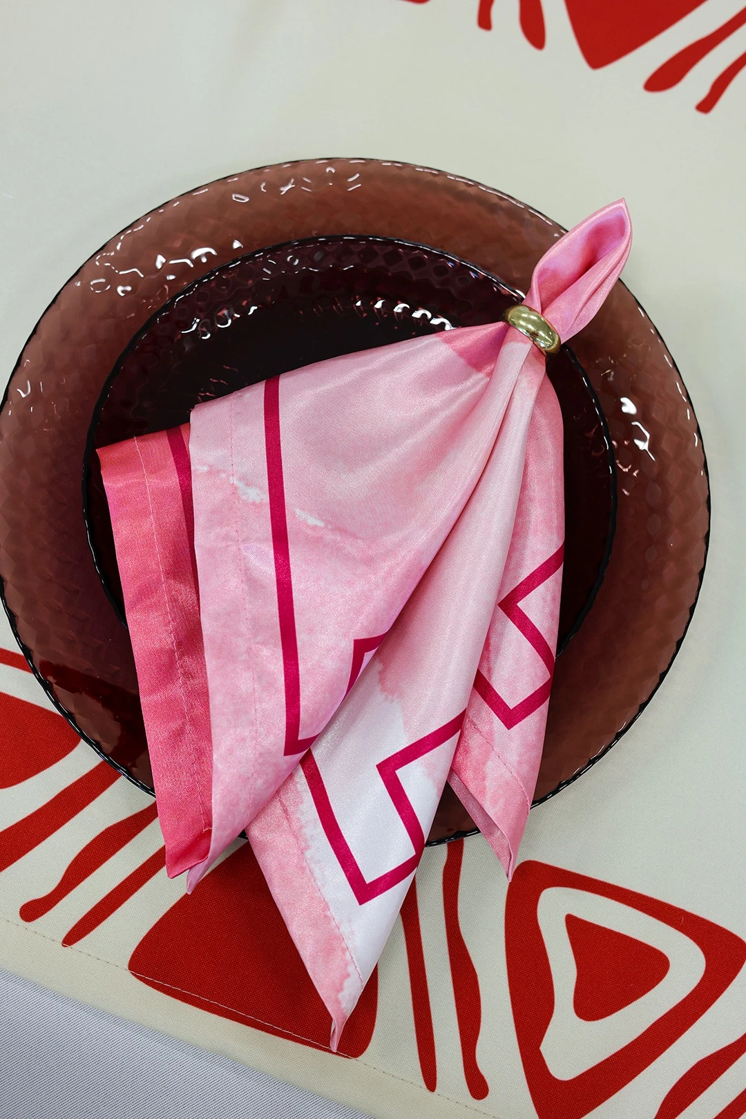 Купить салфетку квадратную 40х40 см, с полной запечаткой (полиэстер) Купить салфетку квадратную 40х40 см, с полной запечаткой (полиэстер)