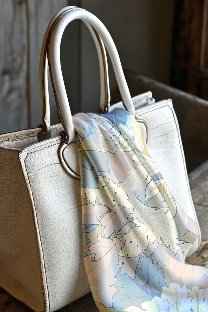 Платок Шанель 90х90 см, с полной запечаткой "Autumn leaves"#1