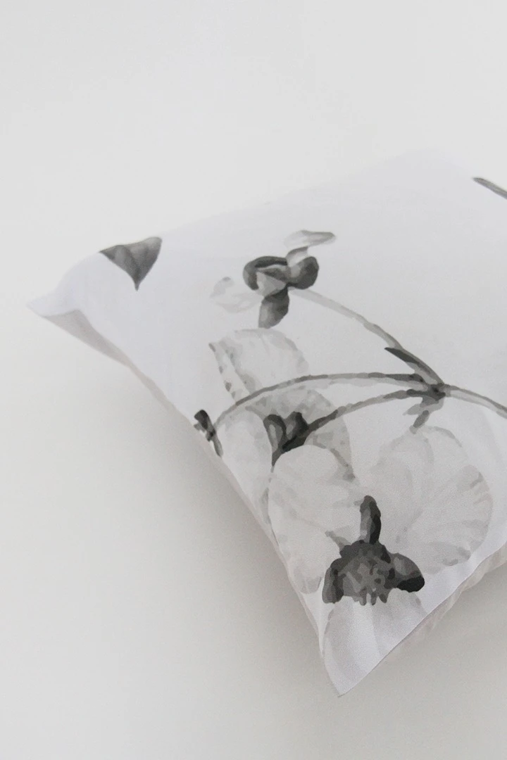 Подушка 35х35 см, с принтом "Monochrome"#2 Подушка 35х35 см, с принтом "Monochrome"#2