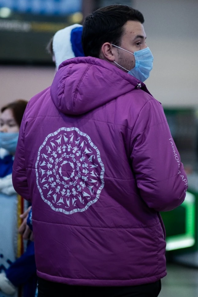 Куртка Винтер с капюшоном на синтепоне унисекс, с полной запечаткой "Harmony of the Arctic"#1