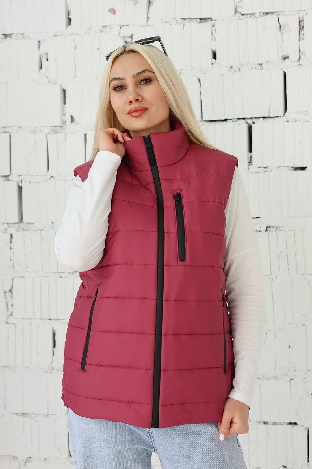 Жилет Эмбер на синтепоне со стежкой унисекс, однотонный бордовый#1