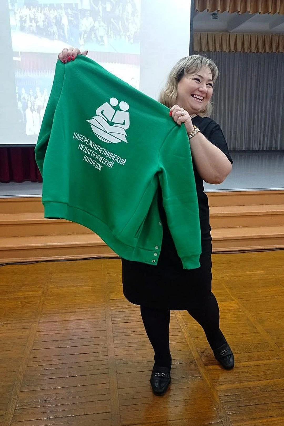 Бомбер Стайл из футера унисекс, однотонный зеленый#1