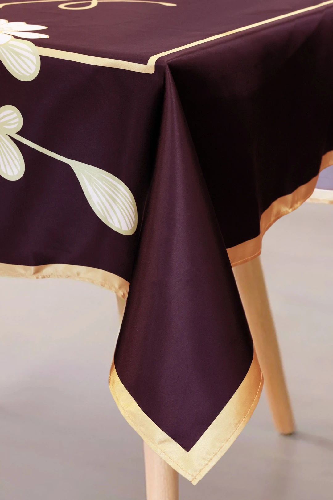 Скатерть прямоугольная 130х200 см, с полной запечаткой  (полиэстер) "Floral minimalisml"#2