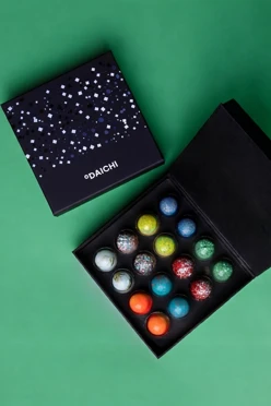 Купить премиальный набор из 16 конфет