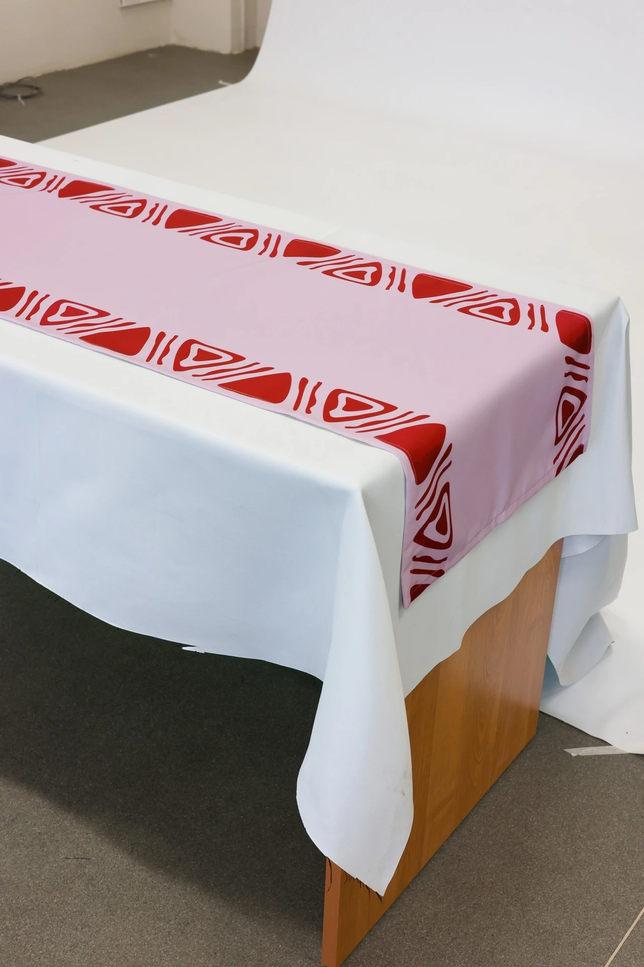 Купить раннер прямоугольный 40х150 см, с полной запечаткой "Triangles" Купить раннер прямоугольный 40х150 см, с полной запечаткой "Triangles"