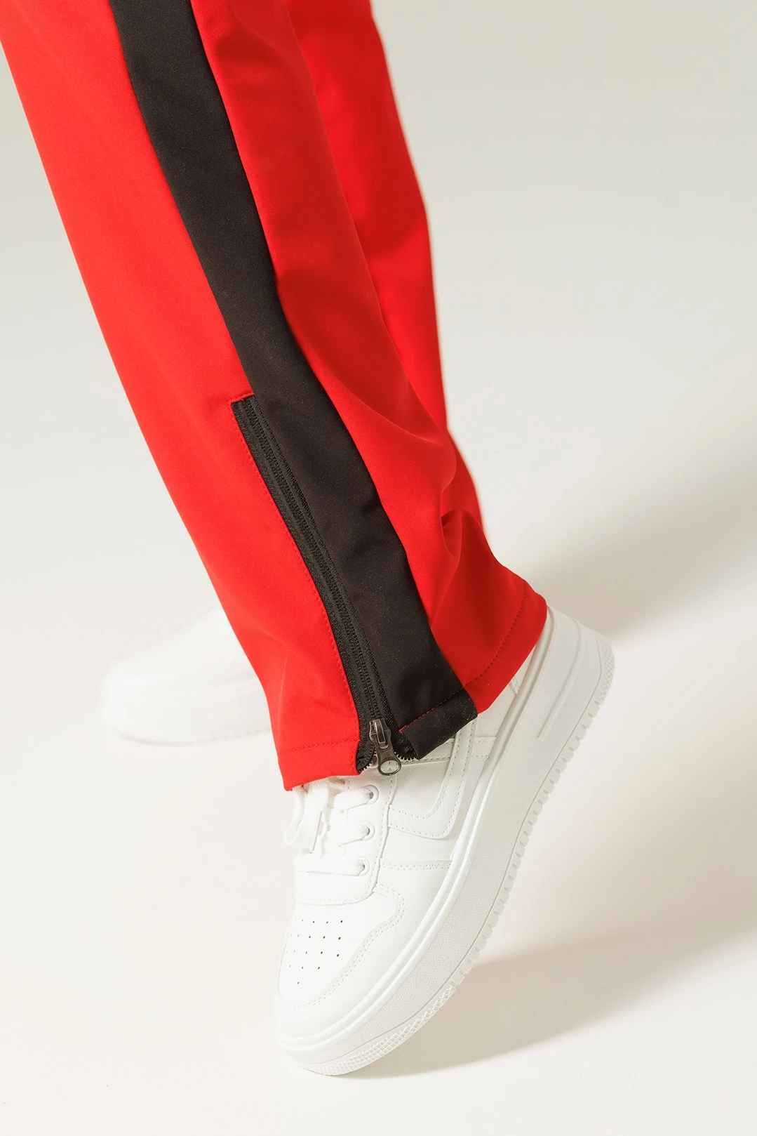 Брюки Эльбрус из софтшелла женские, однотонные#1