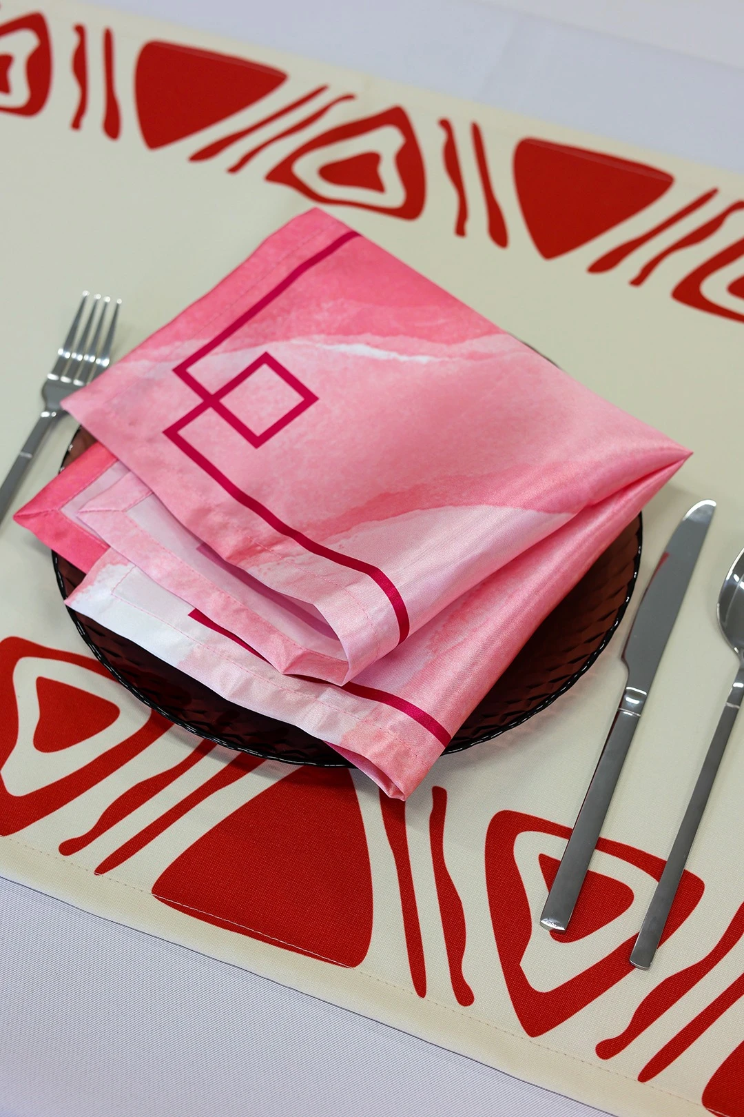 Купить салфетку квадратную 40х40 см, с полной запечаткой (полиэстер) "Coral dinner" Купить салфетку квадратную 40х40 см, с полной запечаткой (полиэстер) "Coral dinner"