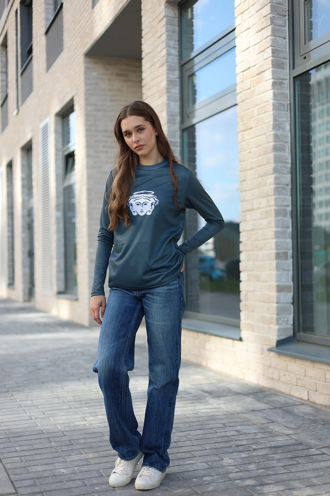 Купить лонгслив Гэлэкси Плюс женский из кулирки пэ с полной запечаткой "3 Heads"