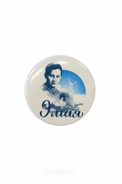 Купить значок закатной диаметр 37 мм, с принтом "Memory Through the Years"