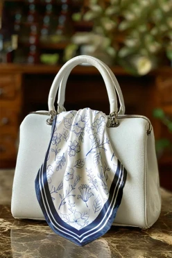 Купить платок Шанель 50х50 см, с полной запечаткой "Vintage Flower"