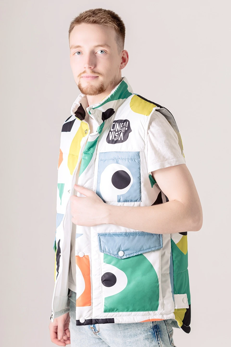 Жилет Хайк на синтепоне унисекс, с полной запечаткой "Cine Vista"#2 Жилет Хайк на синтепоне унисекс, с полной запечаткой "Cine Vista"#2