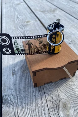 Брелок фотопленка в подарочной коробке#2