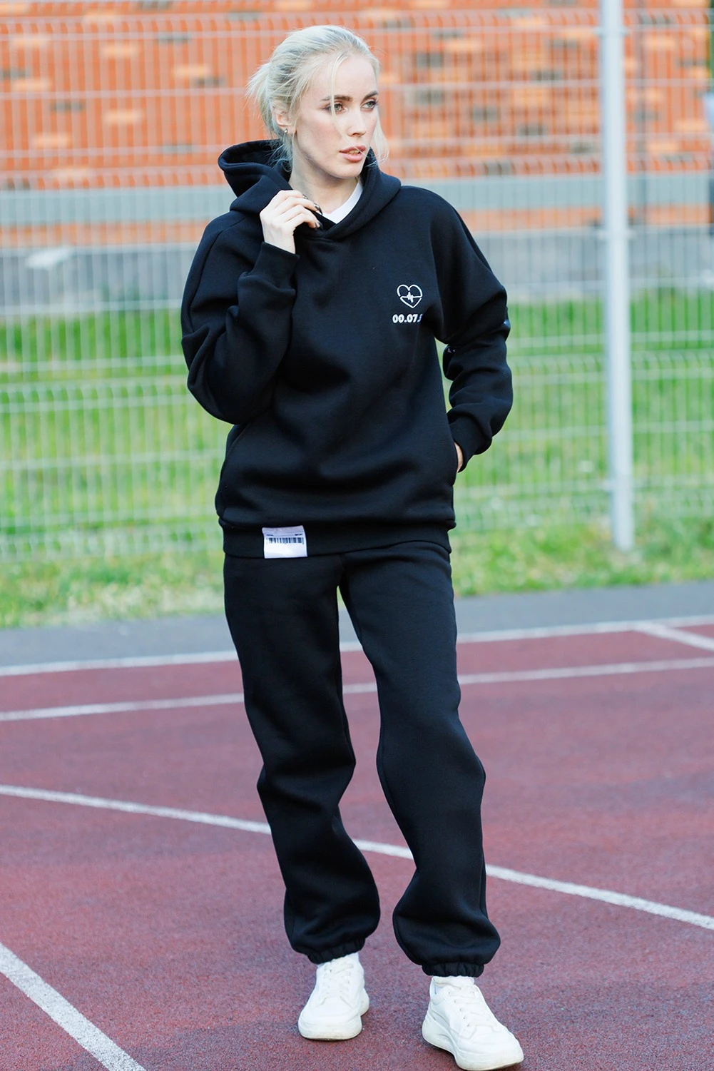 Худи Кинг из футера унисекс, однотонная черная "Pulse"#1