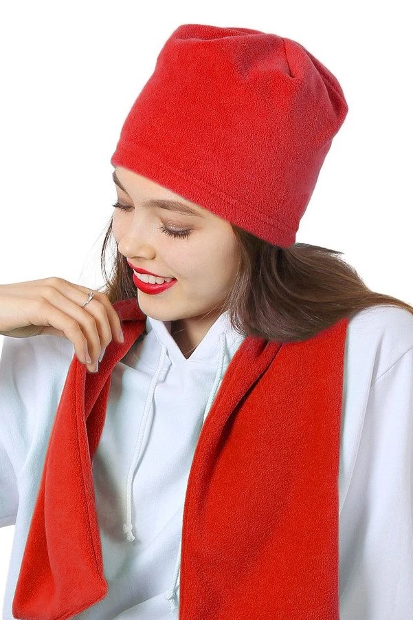 Купить шапку флисовую взрослую красную Вайт