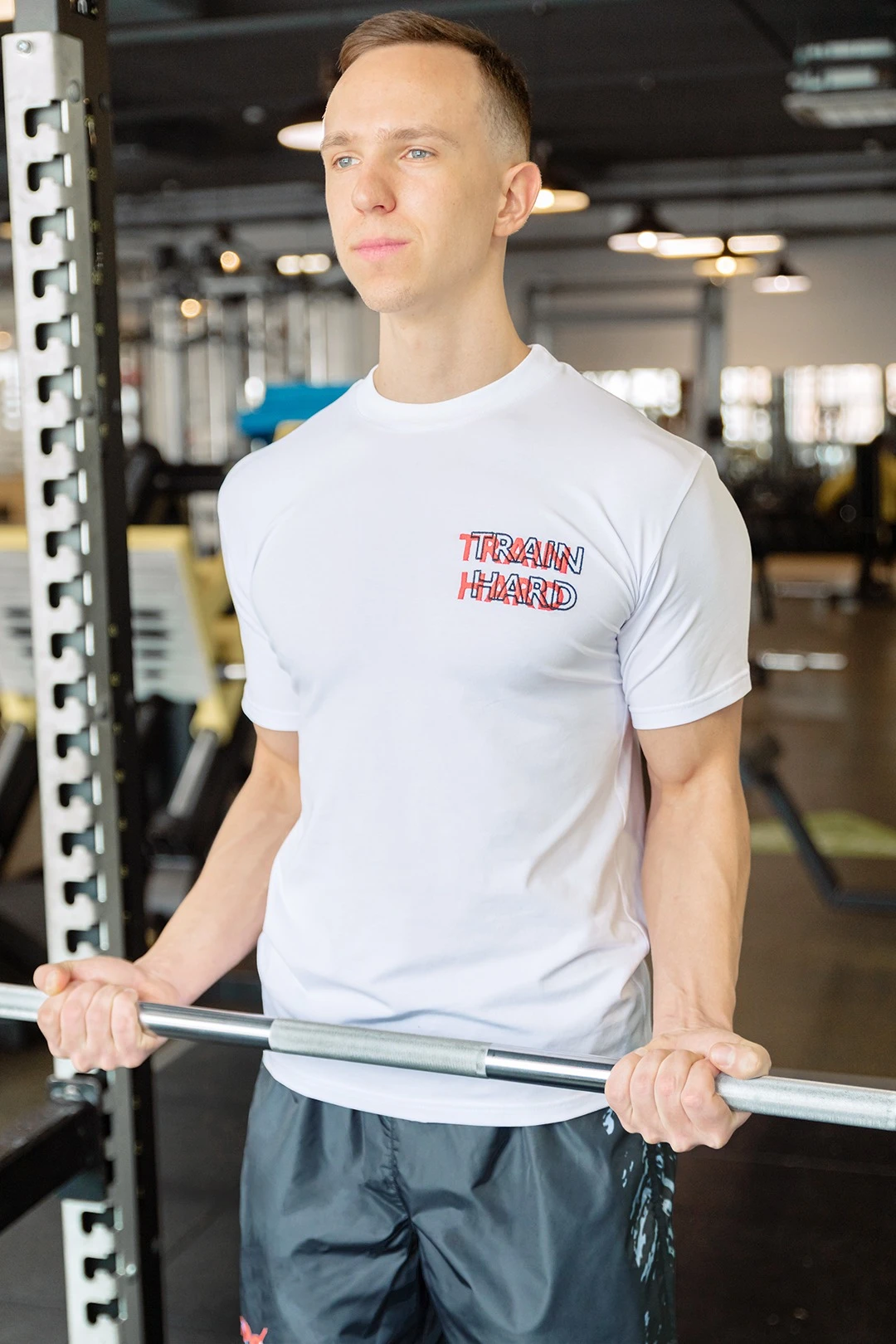 Футболка Степ унисекс однотонная "Train Hard"#4