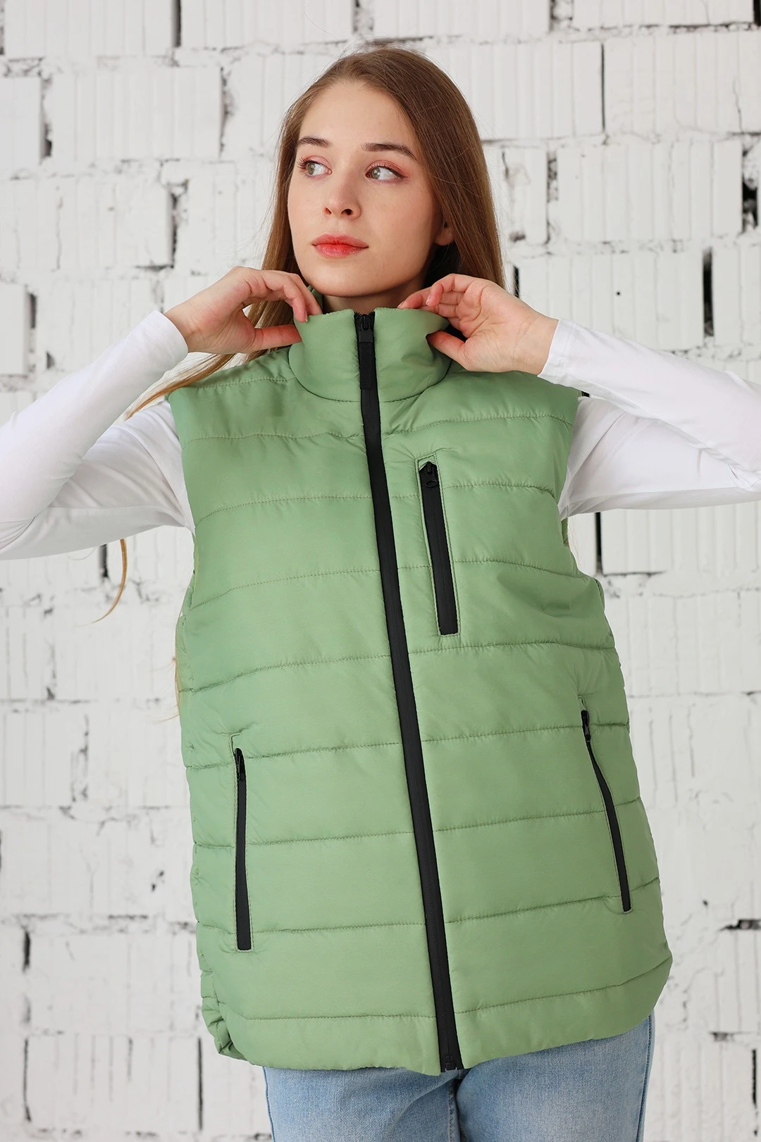 Жилет Эмбер на синтепоне со стежкой унисекс, однотонный хаки#1 Жилет Эмбер на синтепоне со стежкой унисекс, однотонный хаки#1