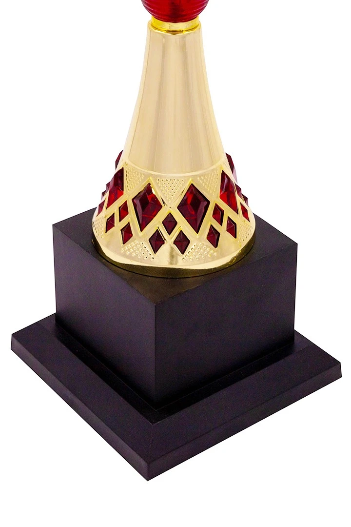 Кубок ИК0086 с крышкой#1