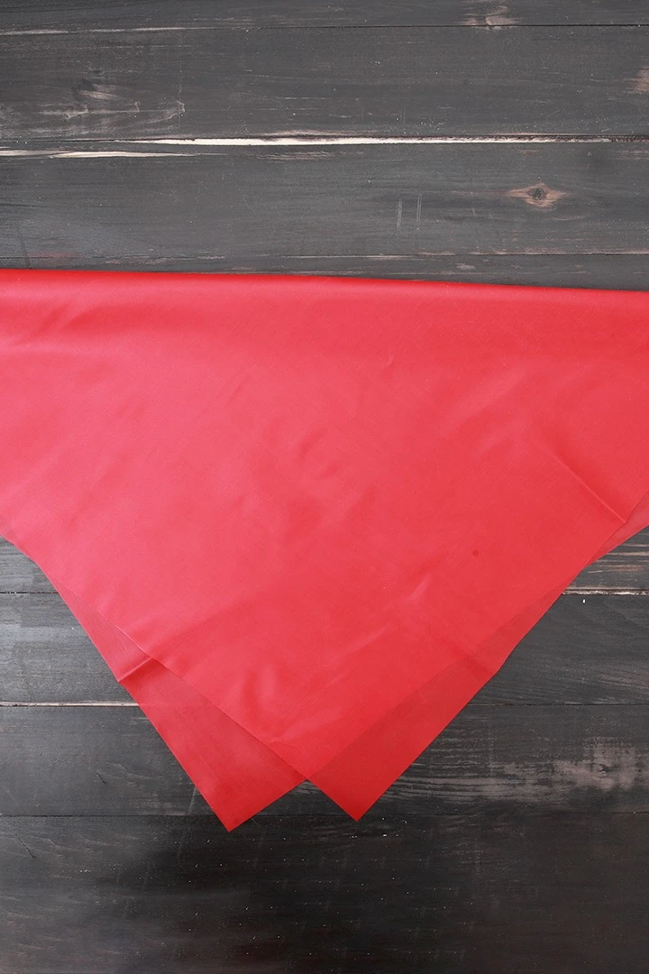 Купить платок Фантазия 80х80 см красный