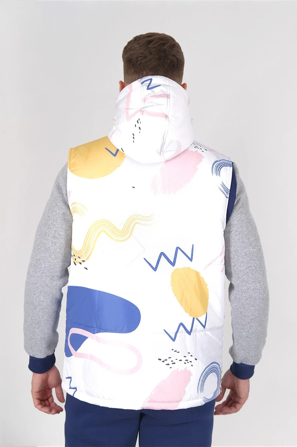 Купить жилет Диего на синтепоне с капюшоном унисекс "Geometry"