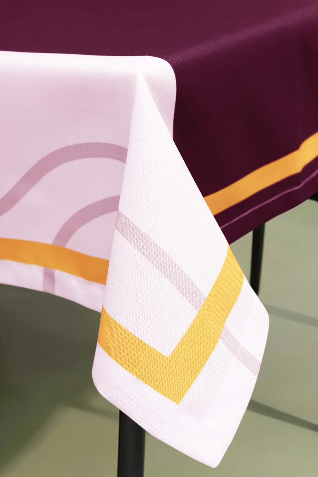 Скатерть квадратная 135х135 см, с полной запечаткой (полиэстер) "Luxury"#1