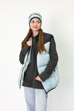 Купить жилет Морган Лайт с подкладом из лебяжьего пуха унисекс, с полной запечаткой "Fast Track"