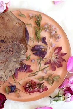 Сервировочная доска из дерева со смолой, 33х21х3 см