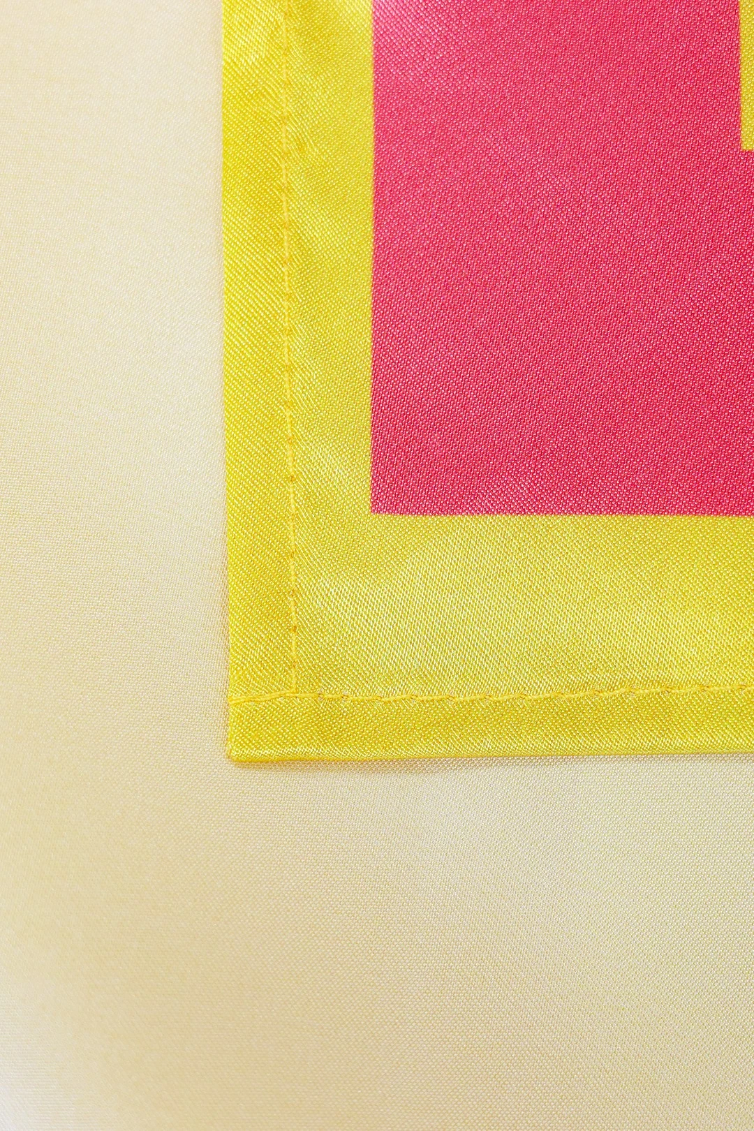 Скатерть квадратная 70х70 см, с полной запечаткой (полиэстер) "Candy"#2