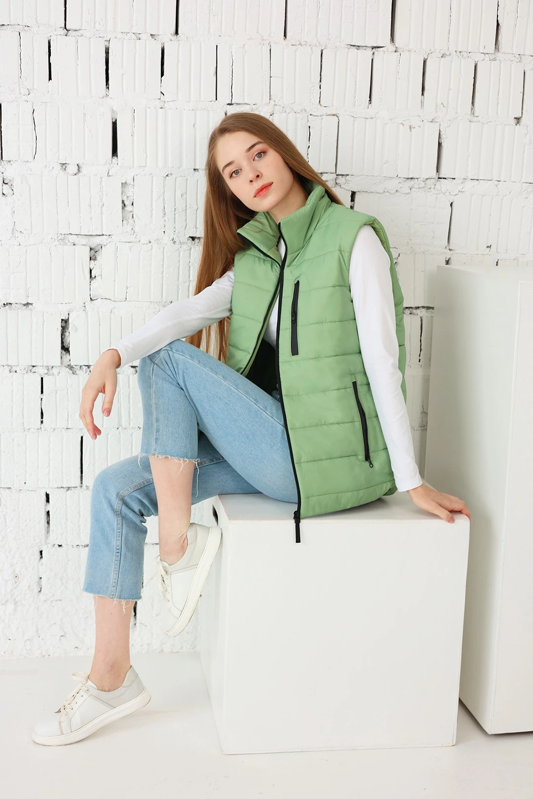 Жилет Эмбер на синтепоне со стежкой унисекс, однотонный хаки#5 Жилет Эмбер на синтепоне со стежкой унисекс, однотонный хаки#5