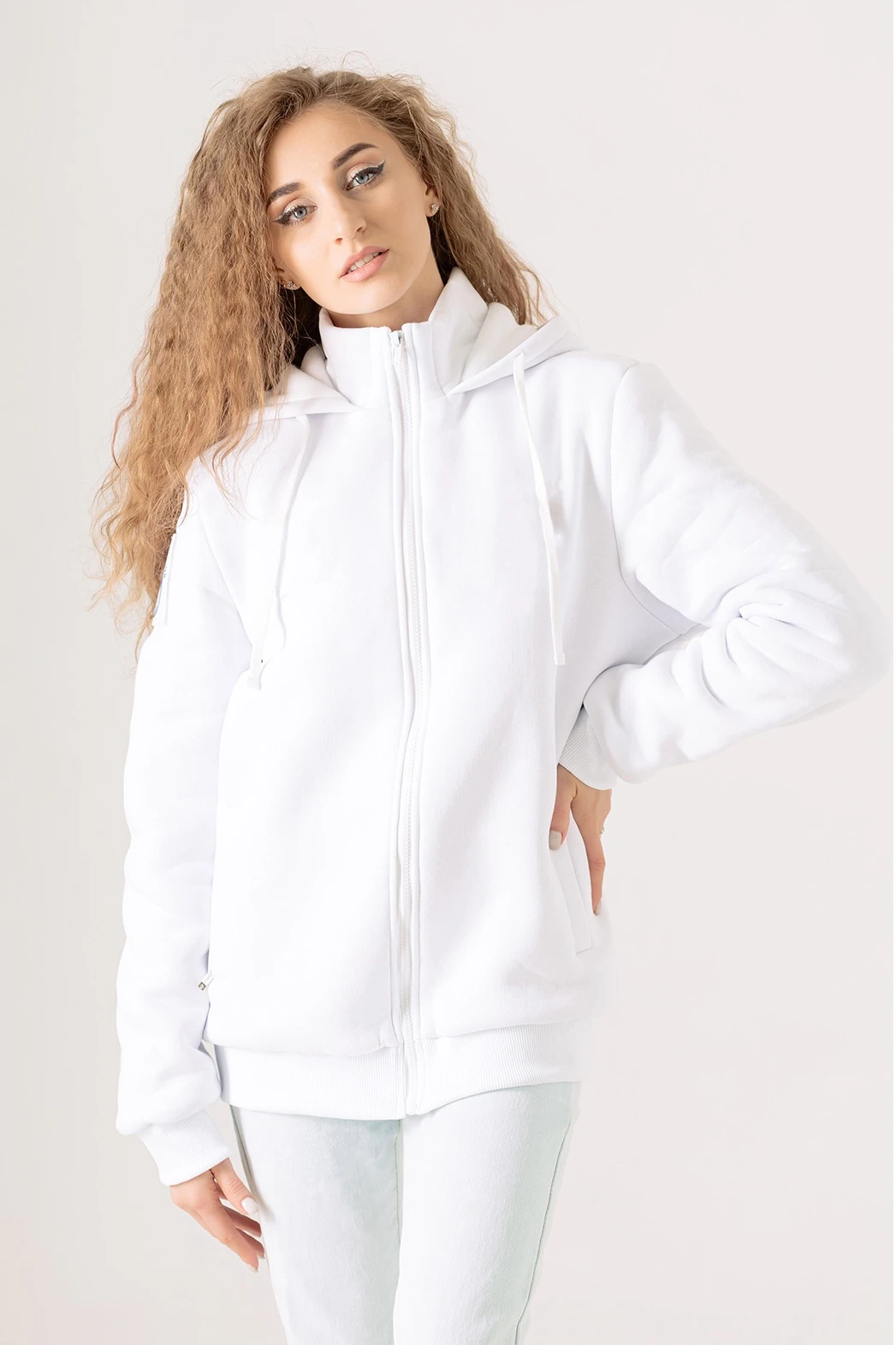 Купить балахон Джеймс из футера на флисе унисекс, однотонный белый Купить балахон Джеймс из футера на флисе унисекс, однотонный белый