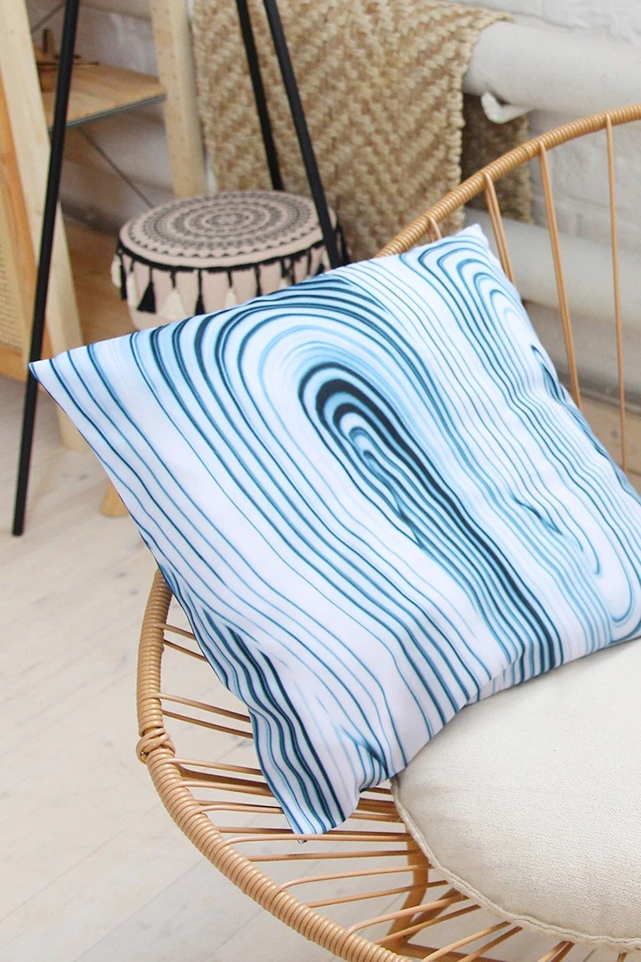 Купить подушку 50х50 см, с принтом "Lapis lazuli" Купить подушку 50х50 см, с принтом "Lapis lazuli"