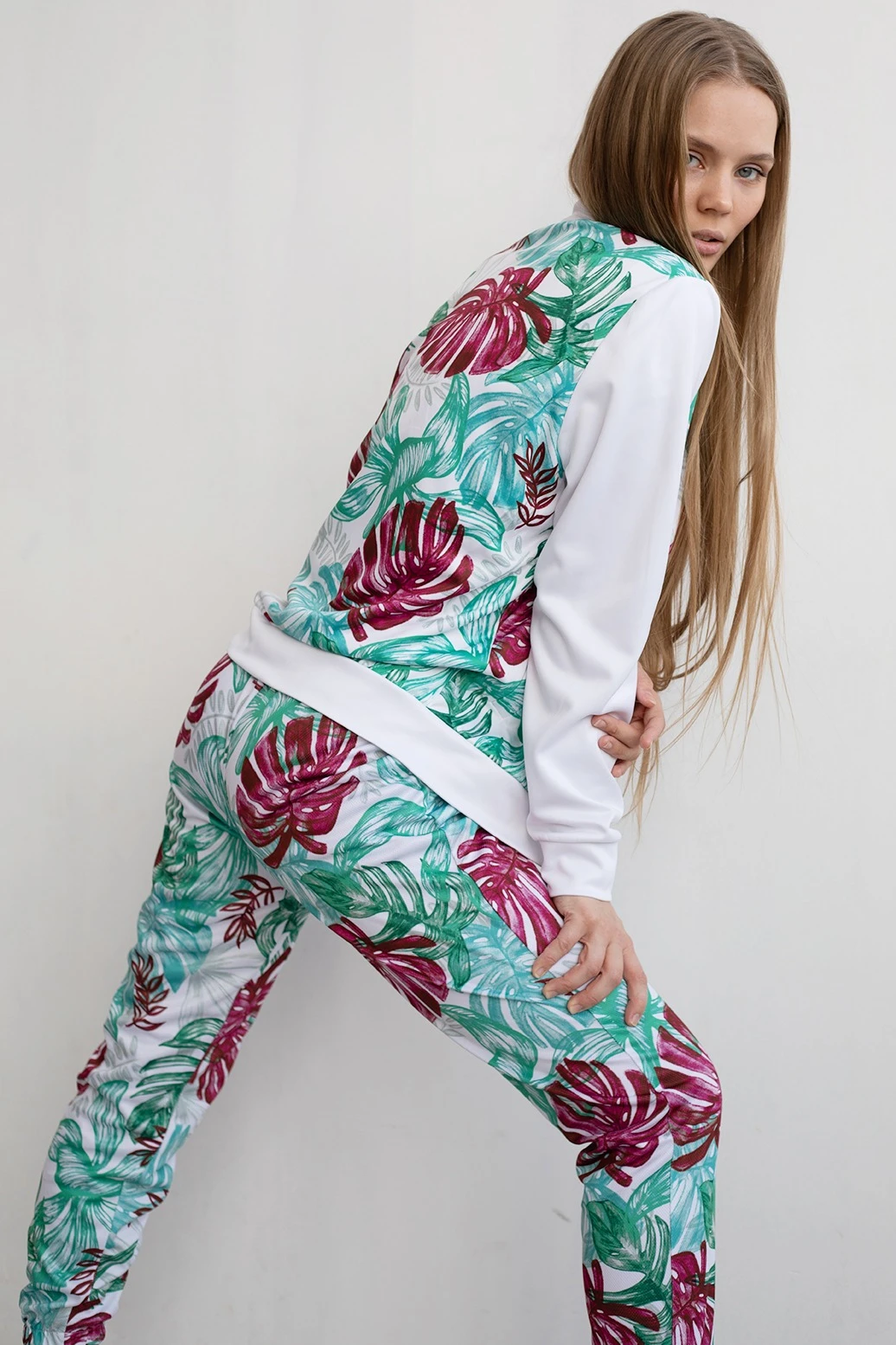 Брюки Экшен зауженные женские с полной запечаткой "Orchard"#3