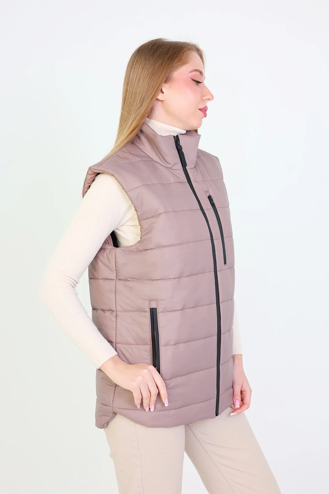 Жилет Эмбер на синтепоне со стежкой унисекс, однотонный капучино#1 Жилет Эмбер на синтепоне со стежкой унисекс, однотонный капучино#1