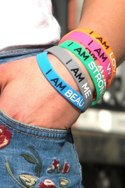 Купить силиконовый браслет женский "I AM..."