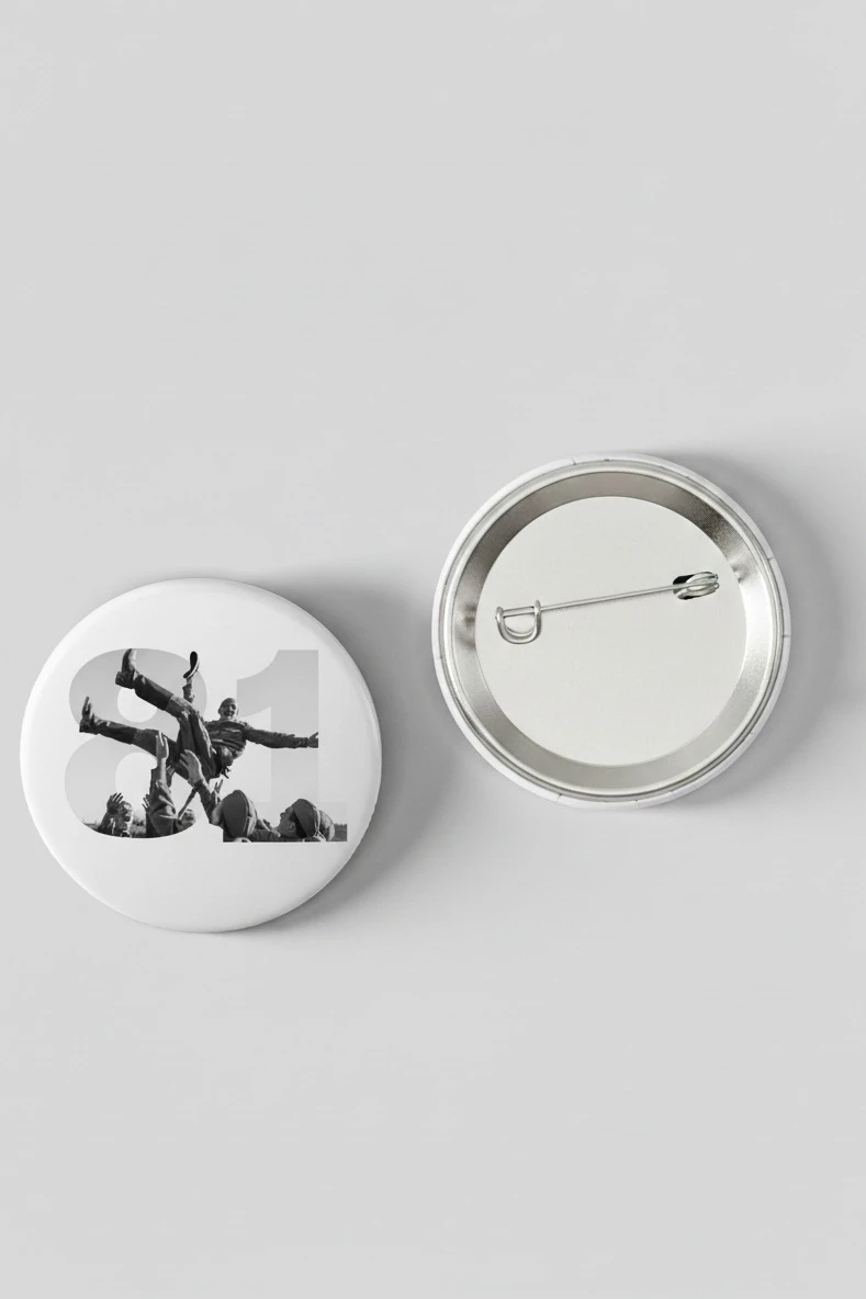 Купить значок закатной диаметр 58 мм, с принтом "81st year of victory"