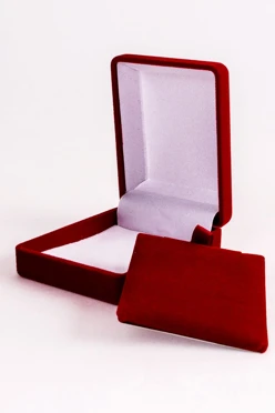 Купить футляр флокированный 60х75х30 мм, красный