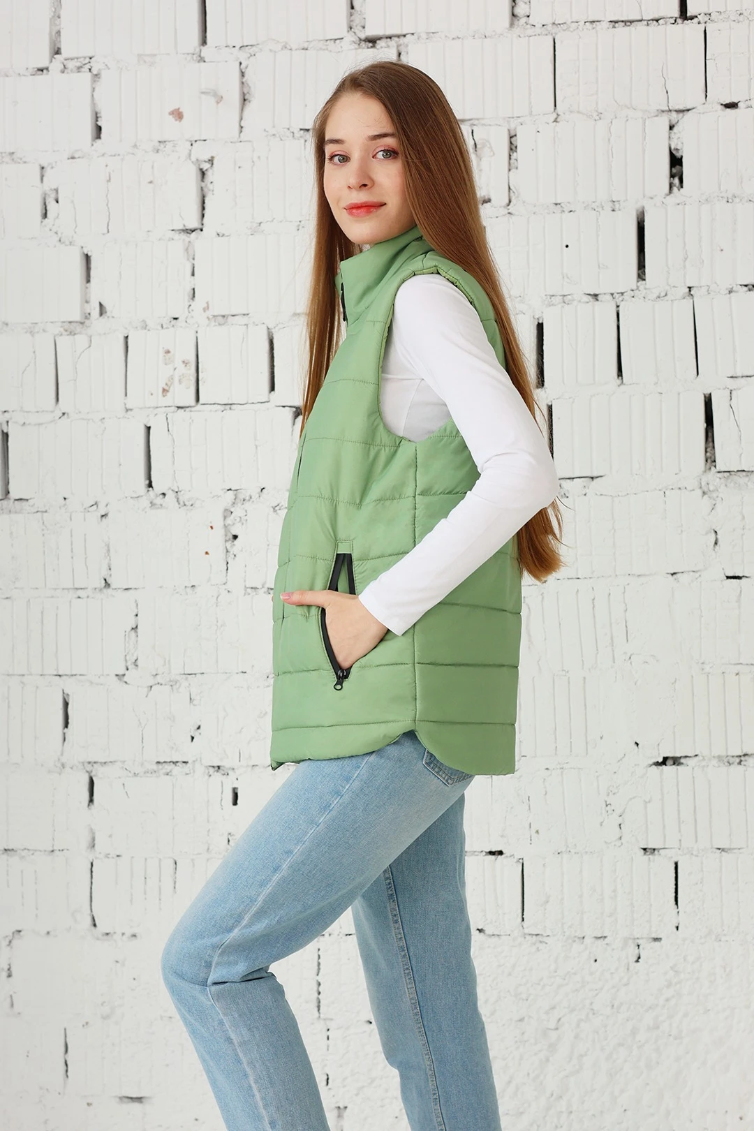 Жилет Эмбер на синтепоне со стежкой унисекс, однотонный хаки#3 Жилет Эмбер на синтепоне со стежкой унисекс, однотонный хаки#3