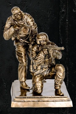 Купить коллекционную фигурку из латуни "Преемственность поколений"