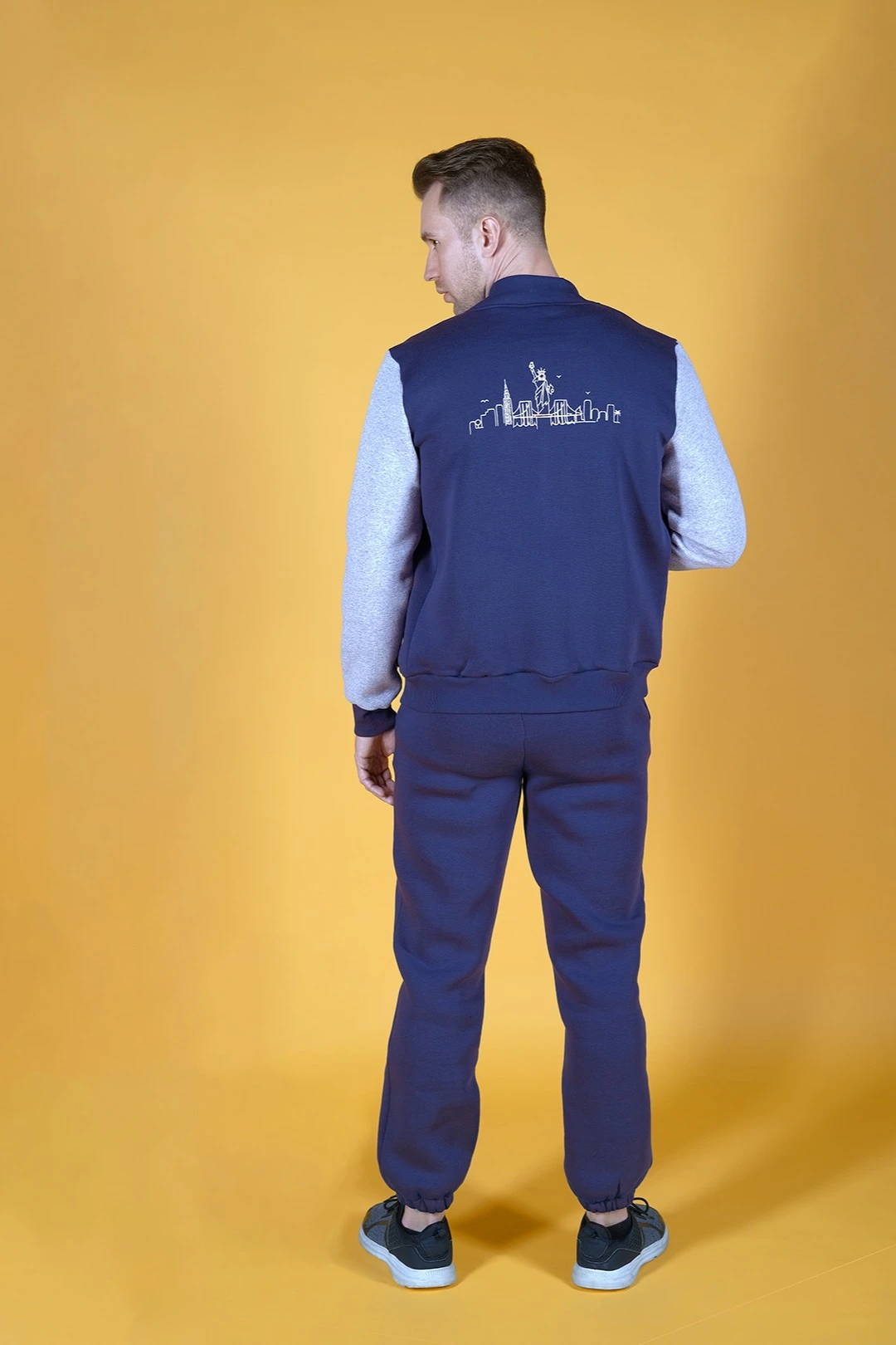 Бомбер Стайл из футера унисекс, однотонный "New York"#1 Бомбер Стайл из футера унисекс, однотонный "New York"#1