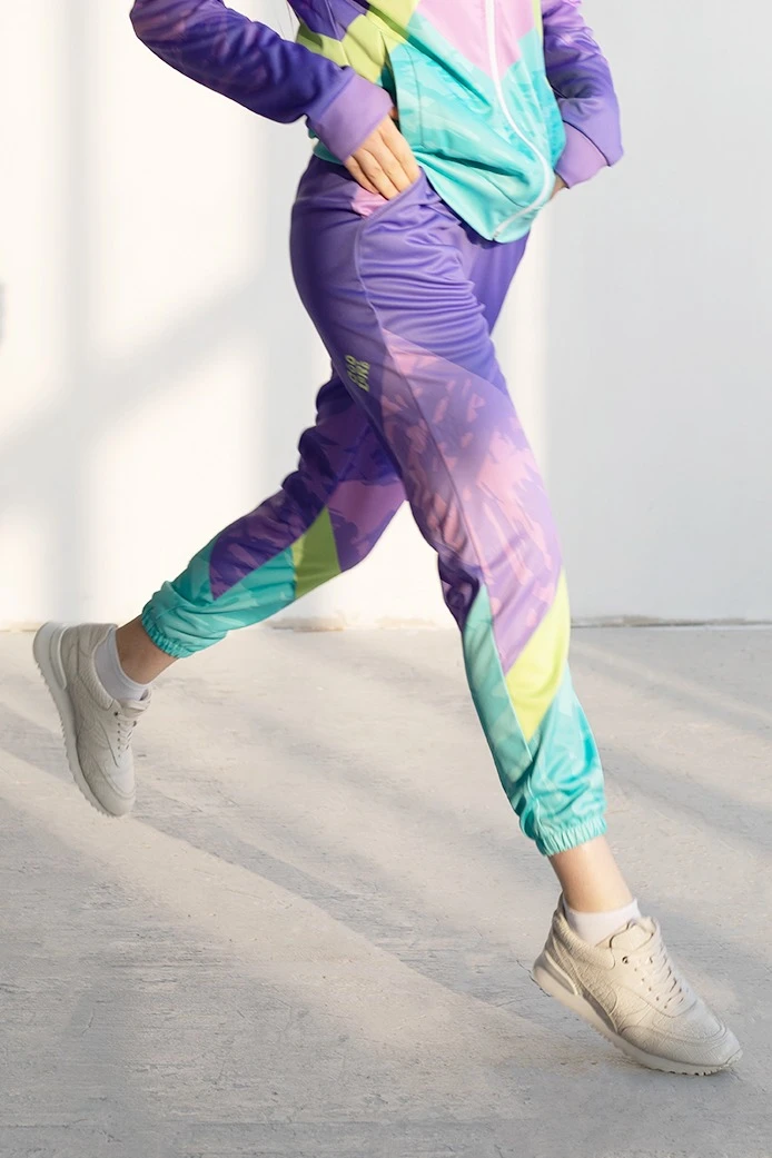 Брюки Экшен зауженные женские с полной запечаткой "Coolers"#1 Брюки Экшен зауженные женские с полной запечаткой "Coolers"#1