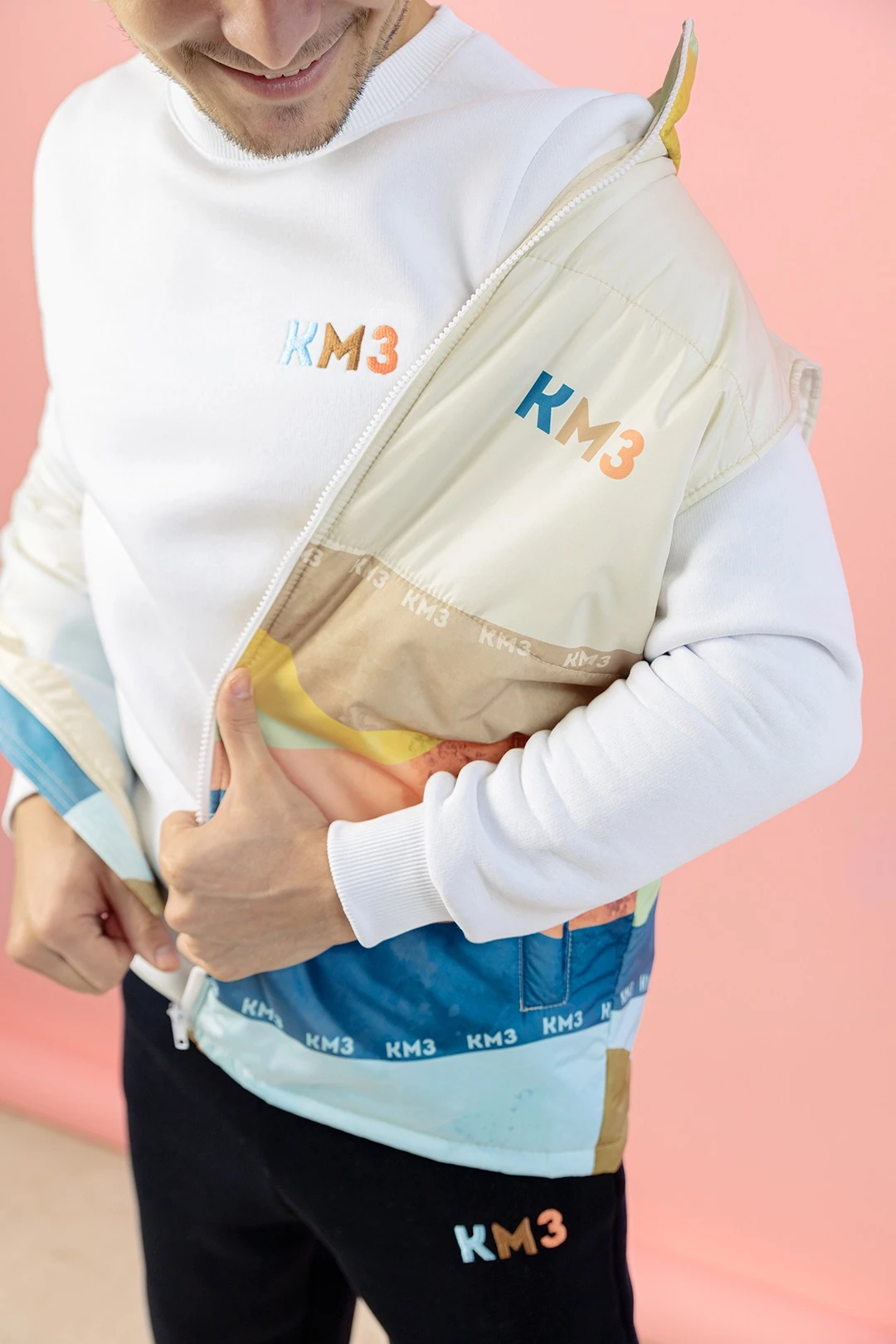 Купить толстовку Тревис унисекс белую Купить толстовку Тревис унисекс белую