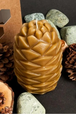 Свеча из пчелиного воска "Кедровая шишка"